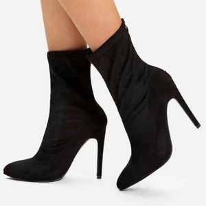 Iza Dark Black Boots